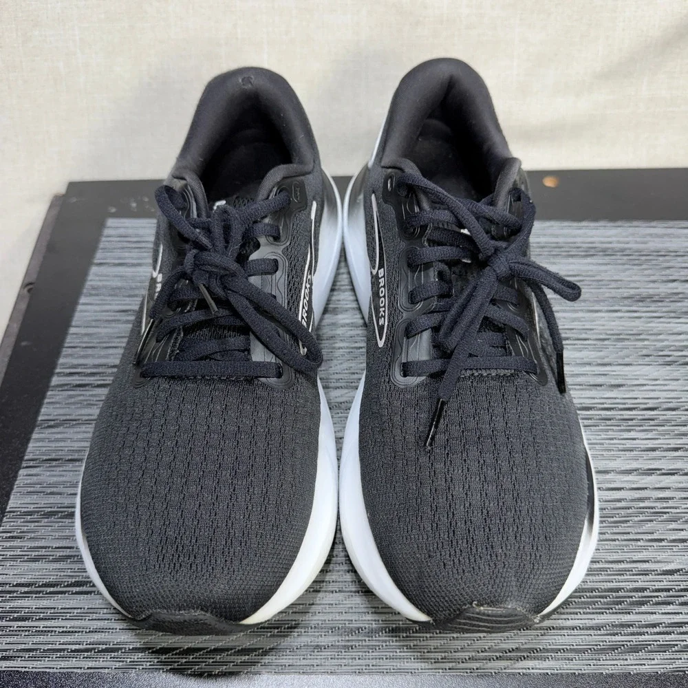 Brooks wear scuffs